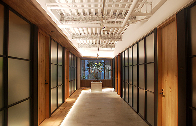 日本リート投資法人:会議室前